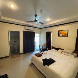 Oises Hotelzimmer ☺️👍🏼 Mal alles wo funktioniert und keis verschimmlets Bad 🙌🏼😆