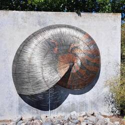 This was a neat piece of art mirroring the winery namesake.
