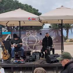 Spielen super die Jungs