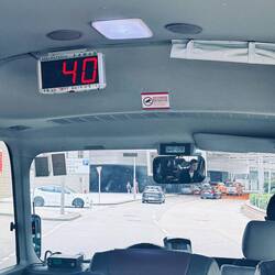 Das Publikum kontrolliert: Anzeige der Geschwindigkeit für alle!