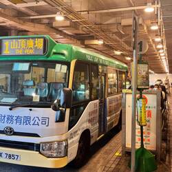 Nächstes Verkehrsmittel: Minibus zum Victoria Peak