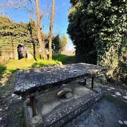Der Altar zur Kirche, ein lauschiges Eckchen