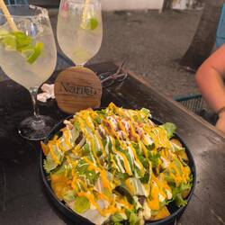 Hungrig nach einem Strand Tag und durstig, bei 34°C