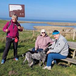 Der schöne Helmut und sein Meisje, beide 80 und weit gereist.