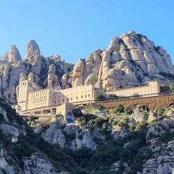 Bald erreichen wir wieder das touristische Zentrum.