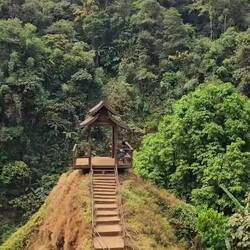 So cool der Wasserfall.