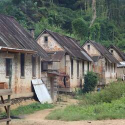 ...und okkupierten Kolonialgebäuden