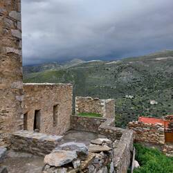 Im Hintergrund viele andere Türme