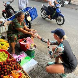 Auf dem Markt kaufen wir frisches Obst