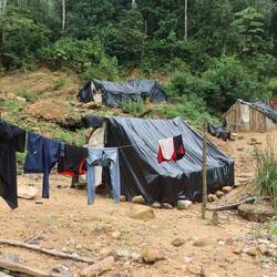 ...zu einer weiteren Goldgräbersiedlung