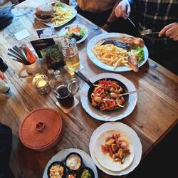 Burger, Steak und für mich Chicken Fajita, sehr empfehlenswert