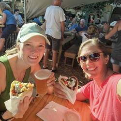 Ein Feierabendbierchen und lecker Falafeln.