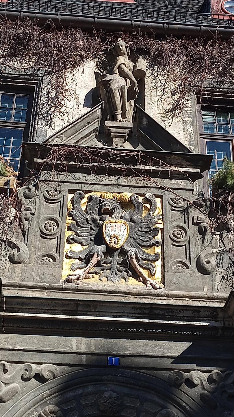 Wappen am Rathaus 1310