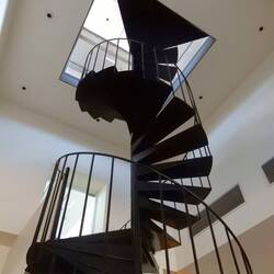 up two floors to viewpoint