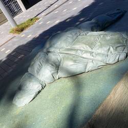 In Stein gemeißelt.