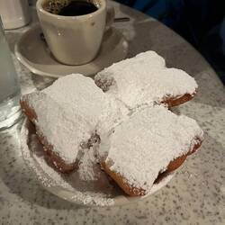 Beignets at Café du Monde