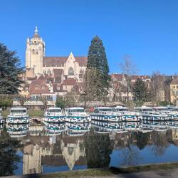 Schön gelegen direkt am Fluss