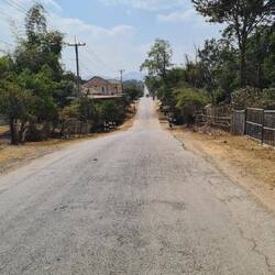 Schnurgerade Straßen im Tal