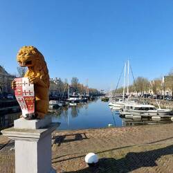 ...und der Löwe gehört wohl zu Harlingen, er ist allgegenwärtig.