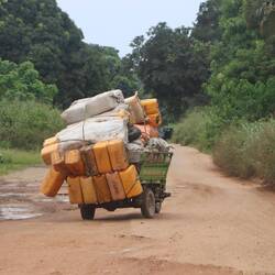 ...um von dort billige Kraftstoffe zu schmuggeln