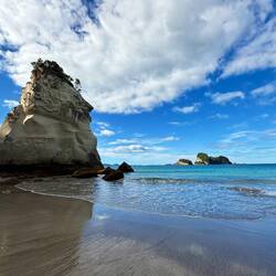 Another view of cathedral cove, this rock sits prominently in the cove