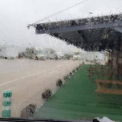 ...später durch hilfsbereiten Einsatz dann drinnen 🙏🏼. Hier das Unwetter erstmal aussitzen 🧘🏼‍♀️