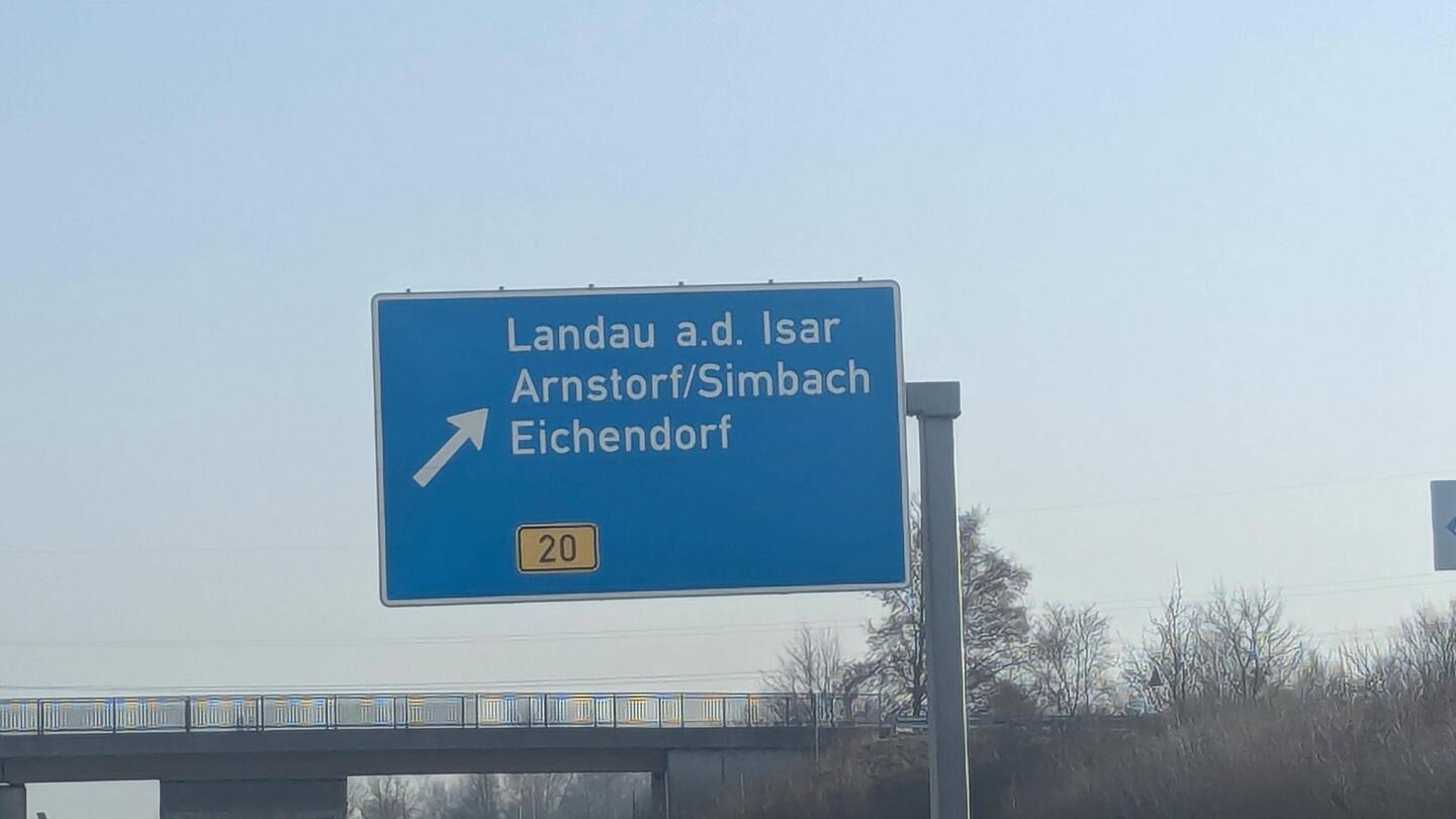 Nächst Ausfahrt Landau Isar