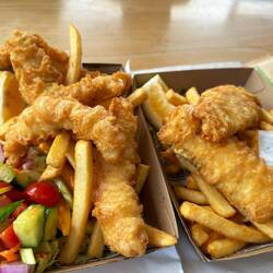 Awesome fish and chips in George town. Tassie redeemed after some 🤮 in Devonport!