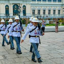 Ganz klassisch mit Wachwechsel