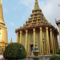 Und auch die goldene Stupa darf nicht fehlen