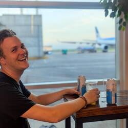 Halt Stopp! Abschließend natürlich ein An- äh Abschlussbier 🍻 am Flughafen