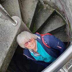 Oh weht es hier, rasch zum Kreuzgang