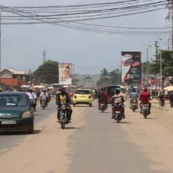 Irgenwann kommt der Asphalt, mit ihm wird es voll