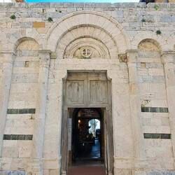 Facciata dell'antica chiesa di San Francesco