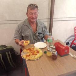 Pizza im Flughafen von San Andres!