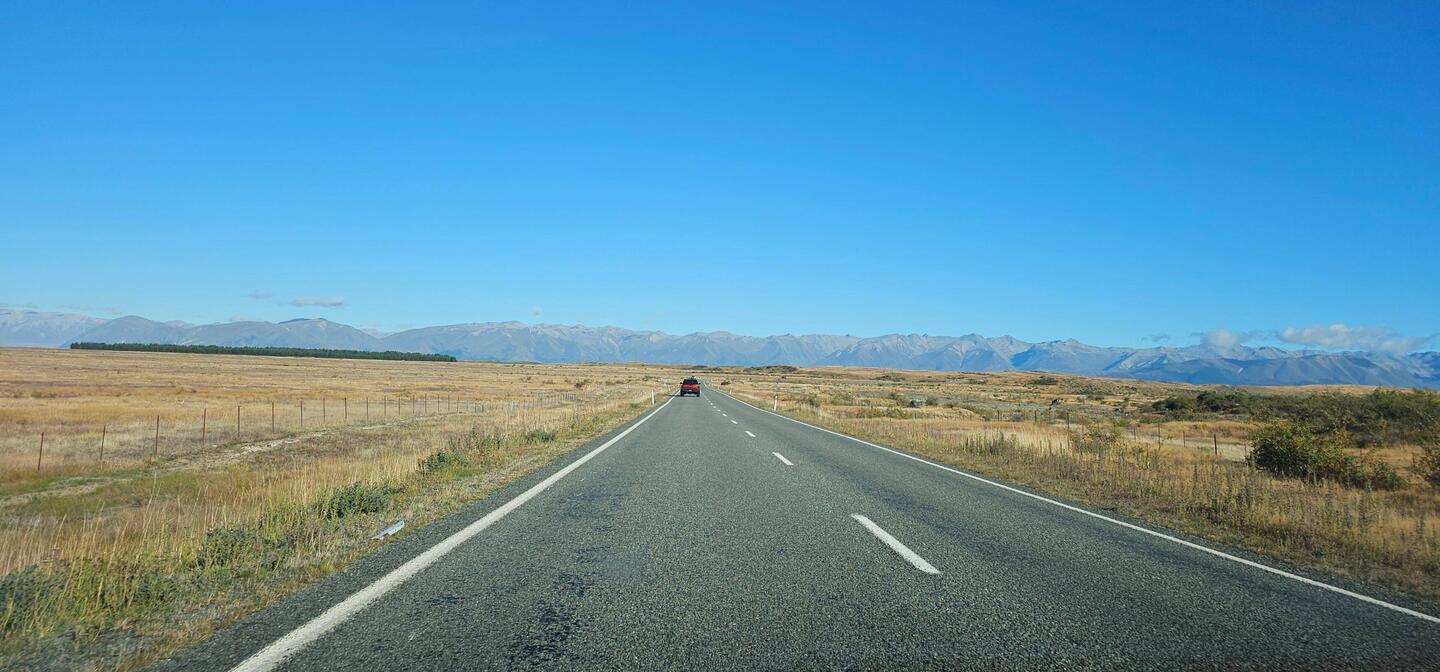 The initial view from the car -- no Aoraki yet, but beautiful just the same.