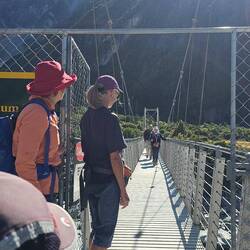Crossing limit: max 20 people at a time.