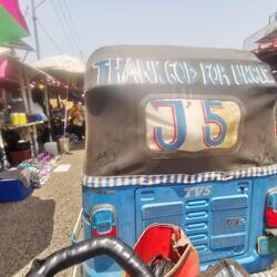 Undurchdringlicher Stau auf dem Markt - Kek-Keks gibt es hier auch