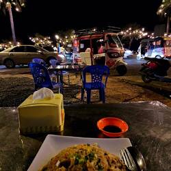 Und es leuchtet alles am Abend. Ungewohnt.