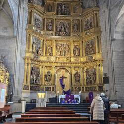 The altar at the Church of Santiago Real