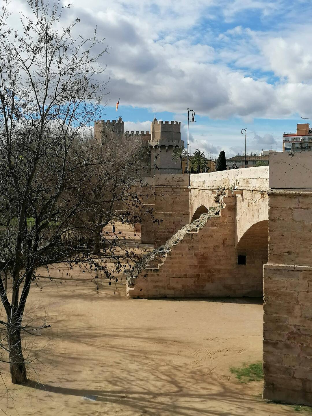 Serrano Türme, Teil der Stadtmauer