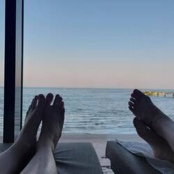 Hoteleigener Spa. Liegen am Pool mit großartigem Ausblick