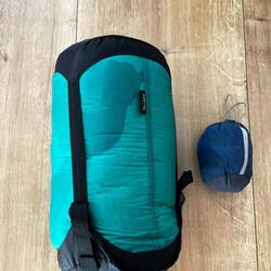 Schlafsack und Kissen