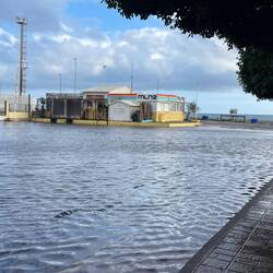 Parkplatz vor der Strandbar