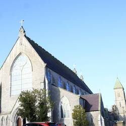Im Schatten dieser Kirche habe ich eine wunderbar ruhige Nacht verbracht