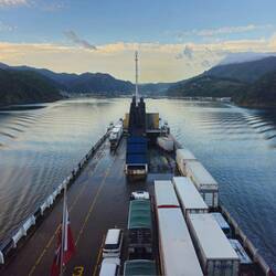 Quittons Picton sur les eaux calmes des sounds