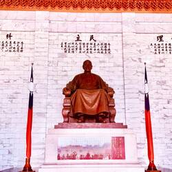 Enormous statue of Chiang Kai-Shek, about the size of Abraham Lincoln