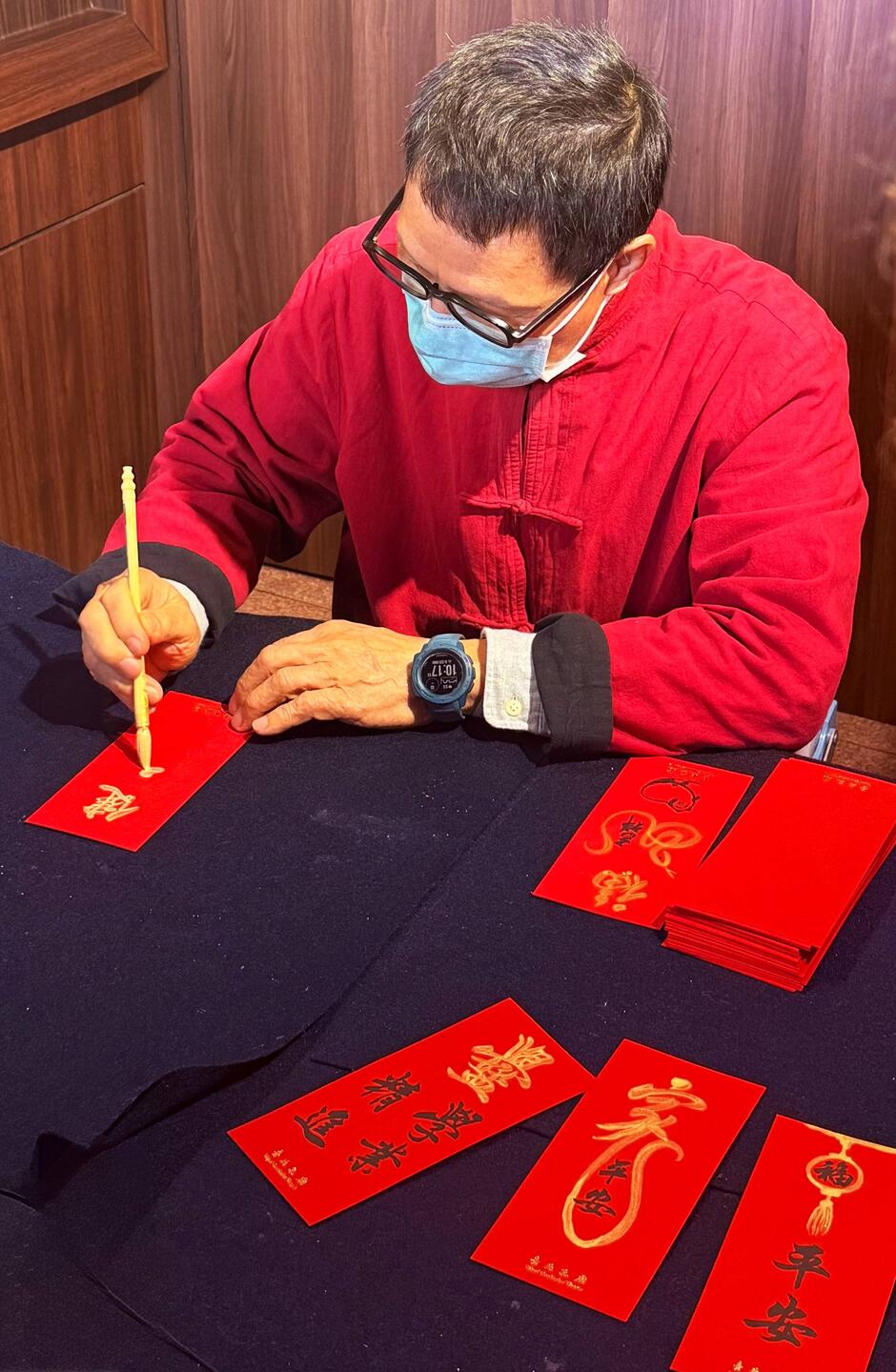 A master calligrapher at work in the Confucius temple