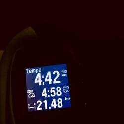 Beim Laufen interessieren mich die Minuten pro Kilometer; hier 21km mit einem 4:58er Schnitt