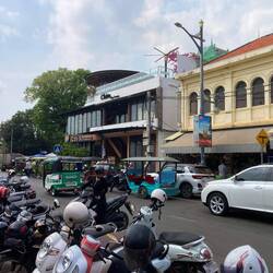 'Our' tuk-tuk (blue) across from the market.